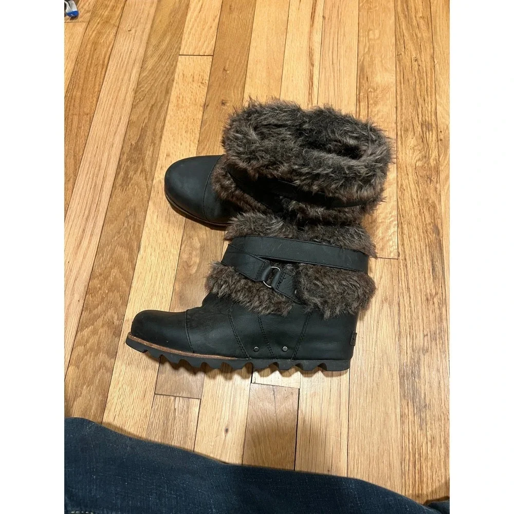 Sorel Joan of Arctic Wedge II Boots Black Leather Faux Fur Ankle Boot Excellent‎